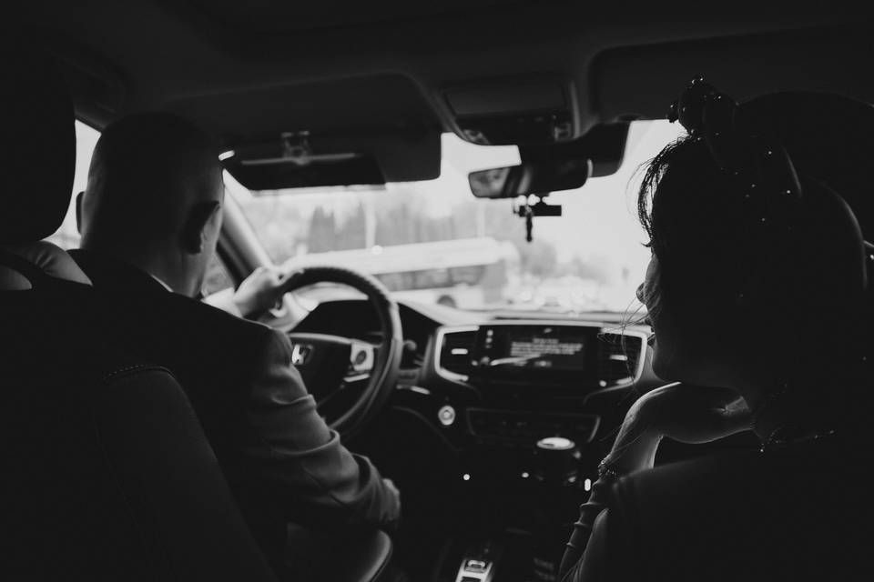 Newlyweds in the car