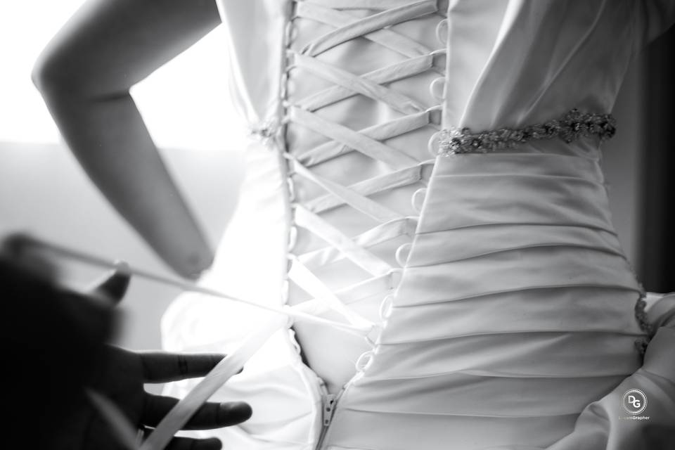 Bridal getting ready photos