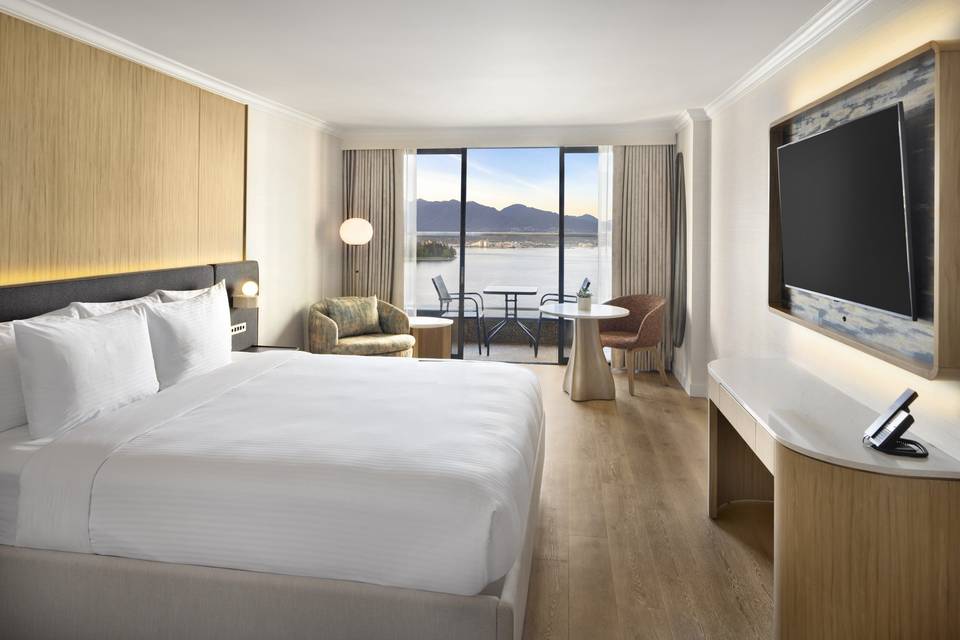 Harbourview King guestroom
