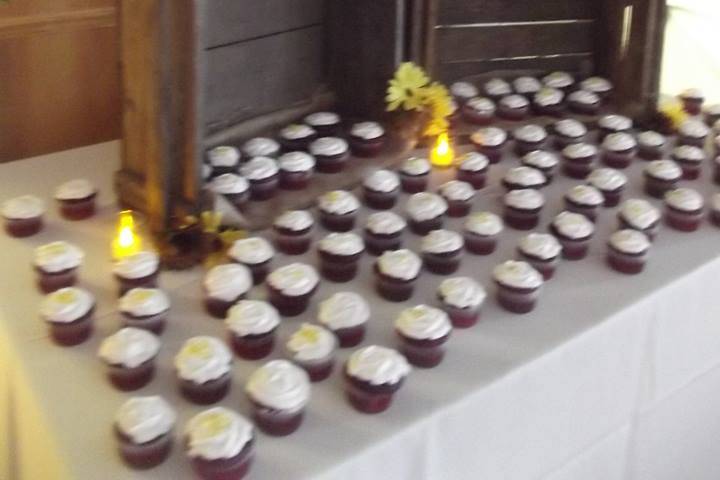 Rustic Cupcake display