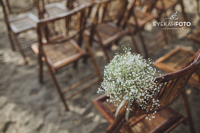 Ceremony isle flowers