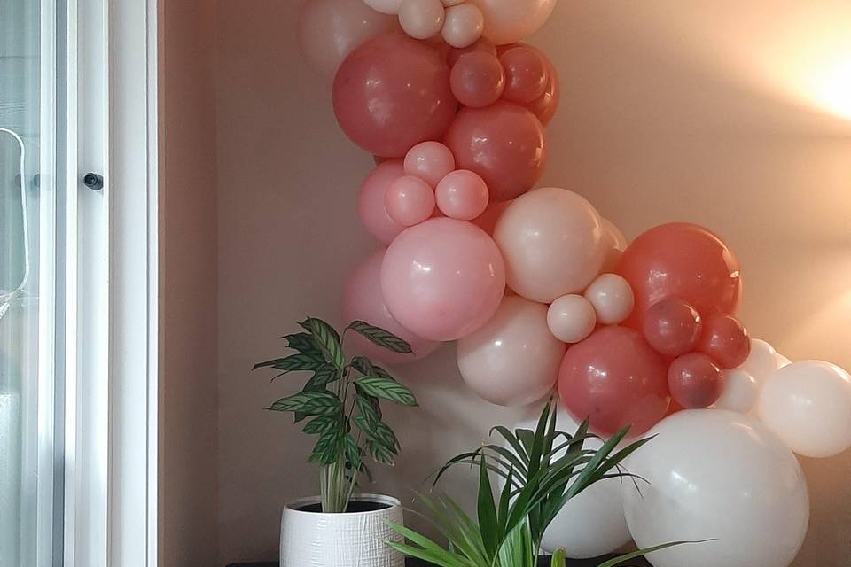 Pinks and white garland