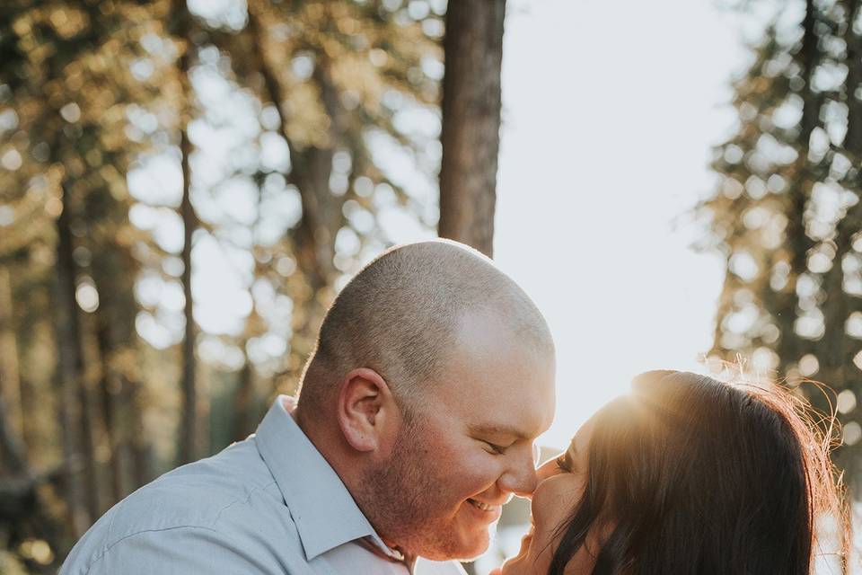 Engagement Photo Kissing