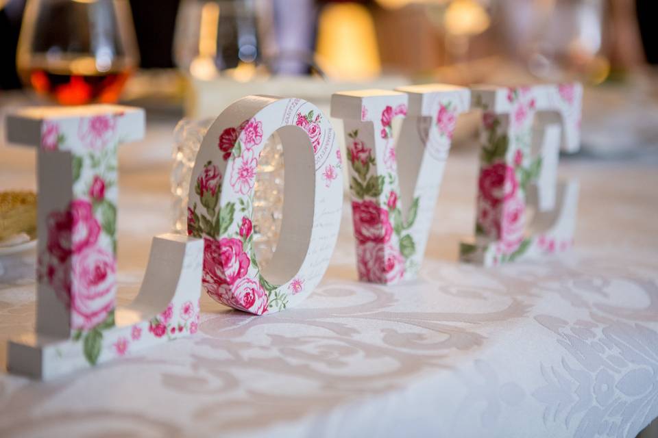 LOVE table decor