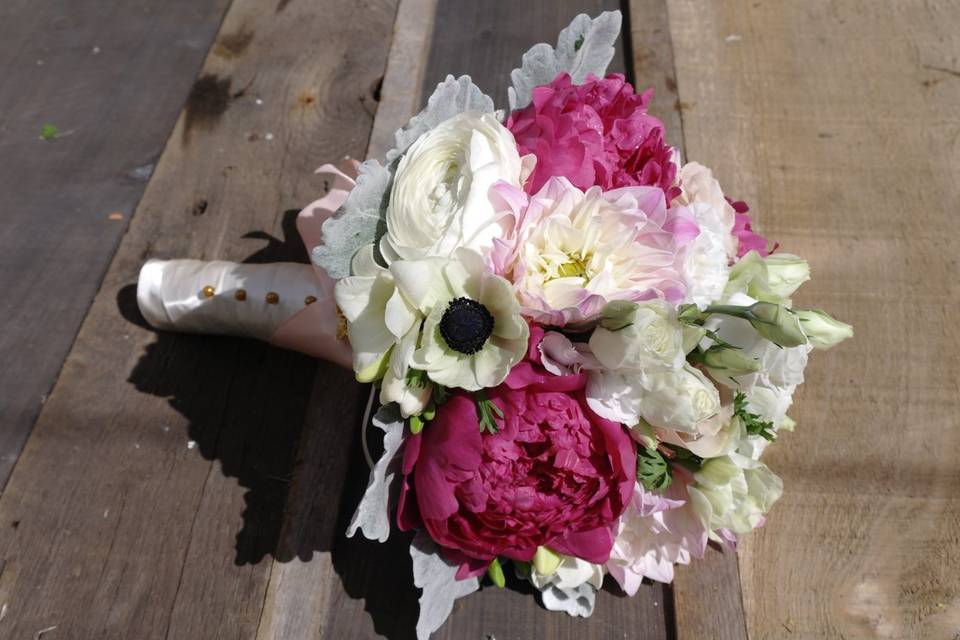 Sweetpea's bridal bouquet