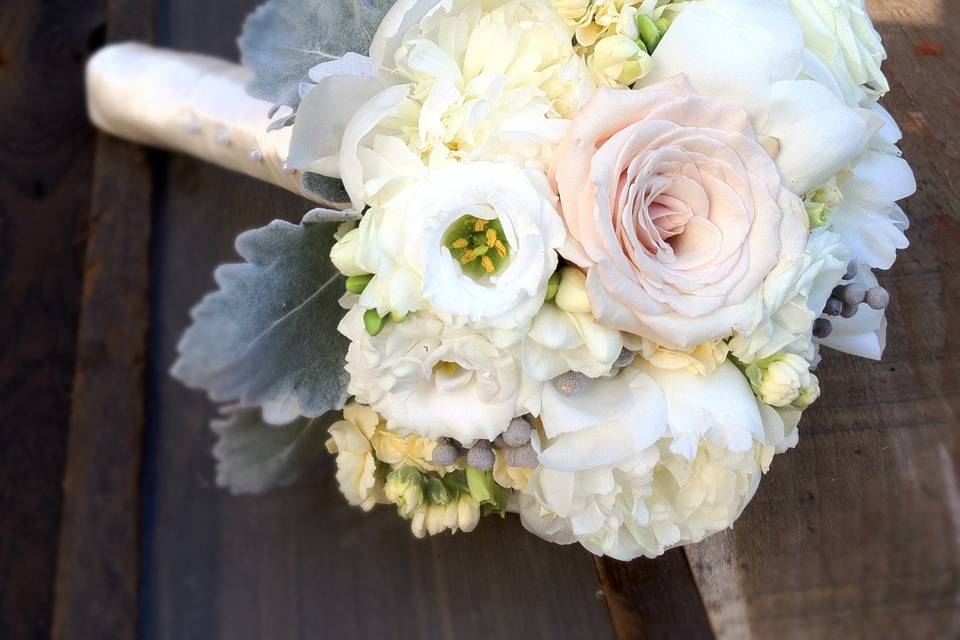 Sweetpea's bridal bouquet