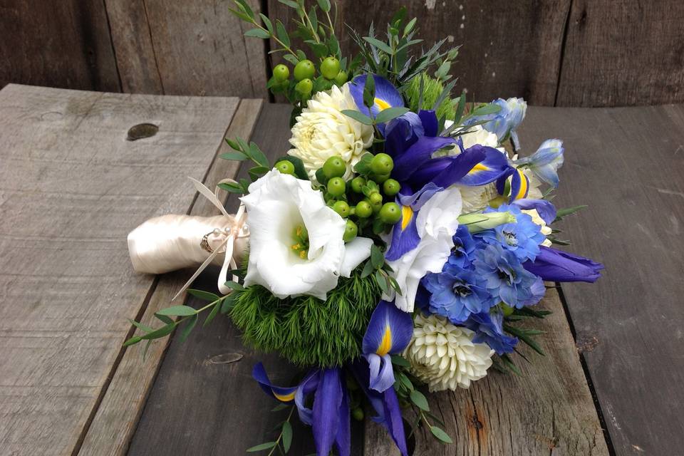 Sweetpea's bridal bouquet