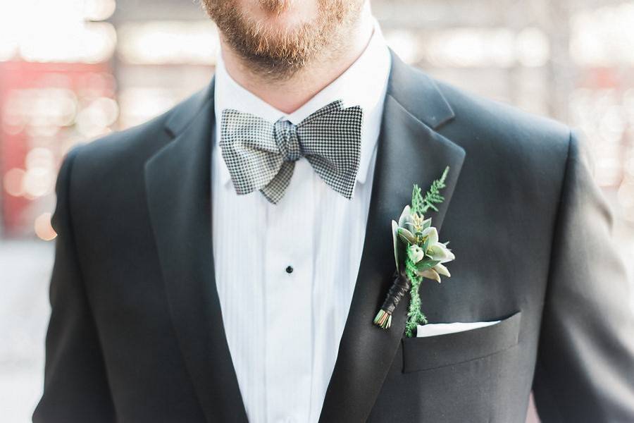 Sweetpea's boutonnière