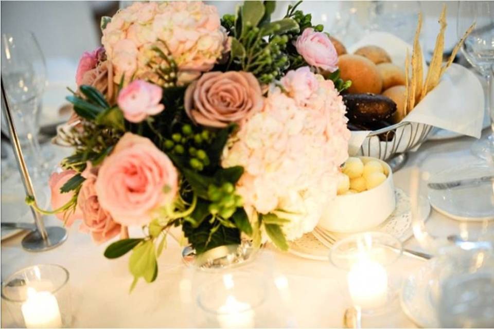 Dreamy Romantic Centrepiece