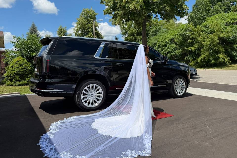 Cadilliac SUV 3