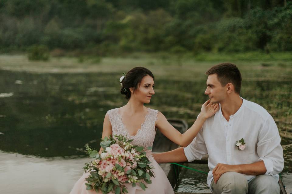 Soft colors bridal bouquet