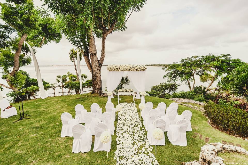 Wedding ceremony in white