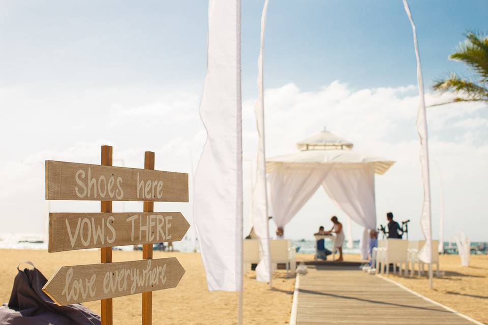 Wedding ceremony on the beach