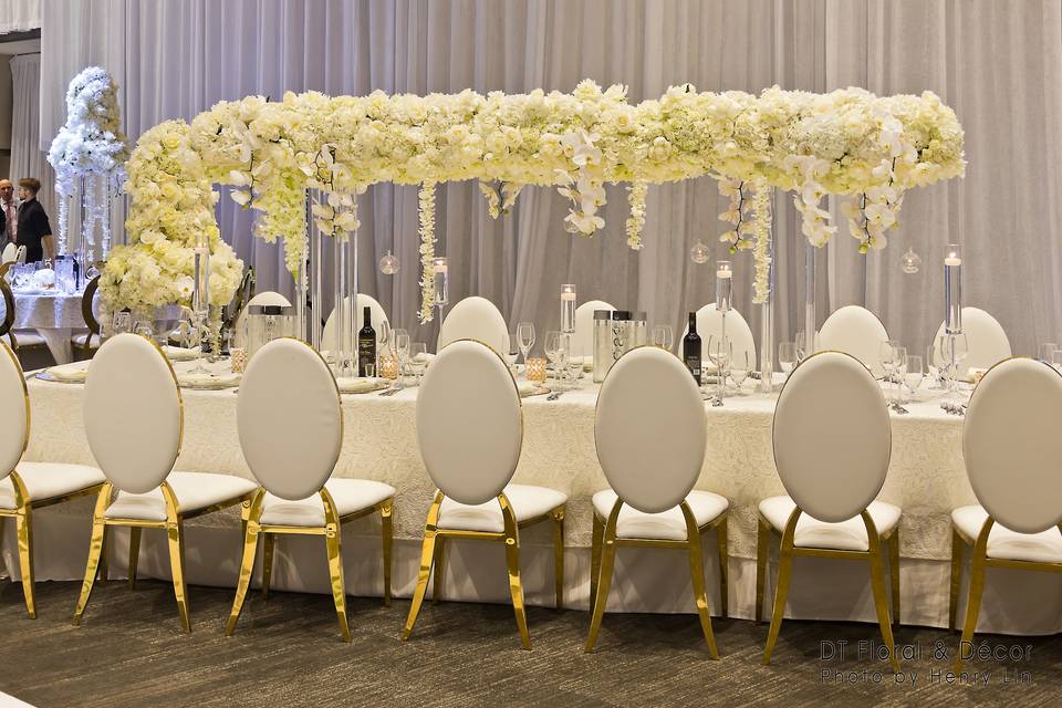 Aisle decor