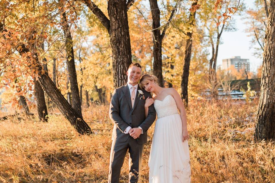 Autumn bride and groom