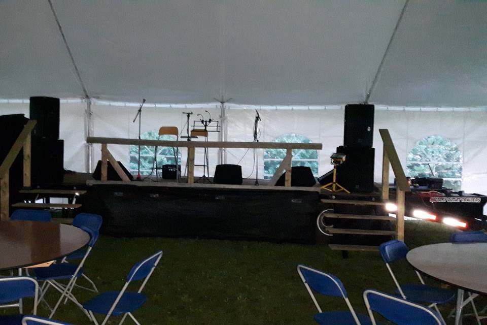 Mobile stage and sound gear