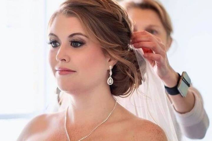 Wedding hairstyles with flair