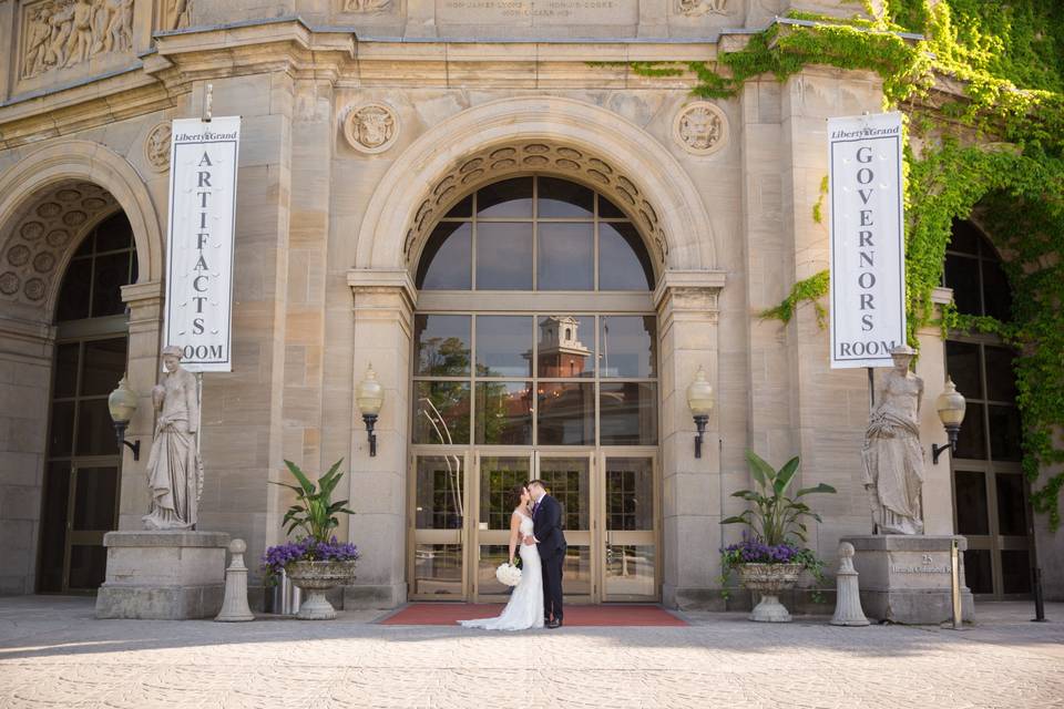 Avenue Photo - Toronto Wedding