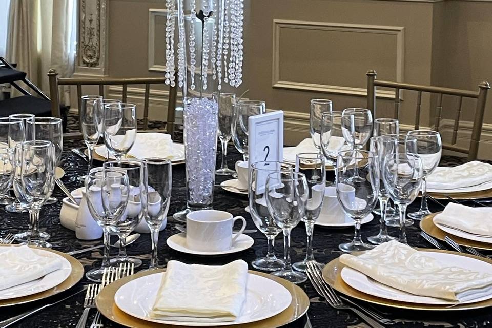 Elegant centrepiece