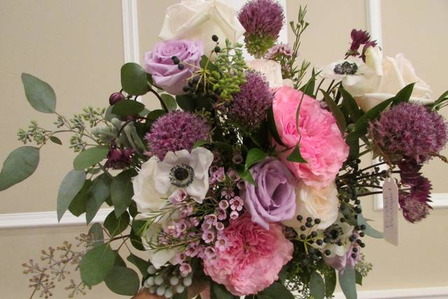 Spun Sugar Etobicoke Florist: Nelia's Floral Design