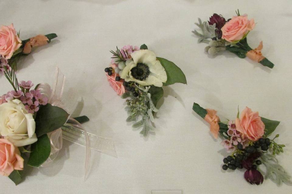 Boutonnieres /Corsage