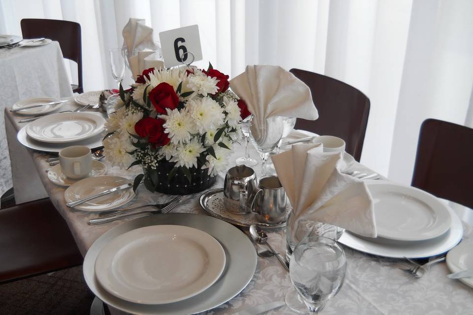 Tableware and centrepiece