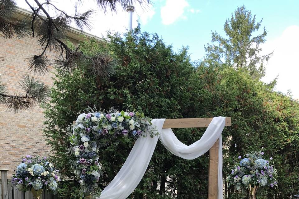 Modern Ceremony Decor