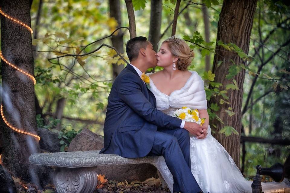 Kiss in the woods - Stolen Moments Photography