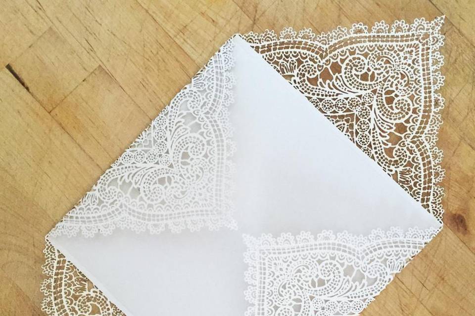 Chantilly Lace Enclosure-Ivory