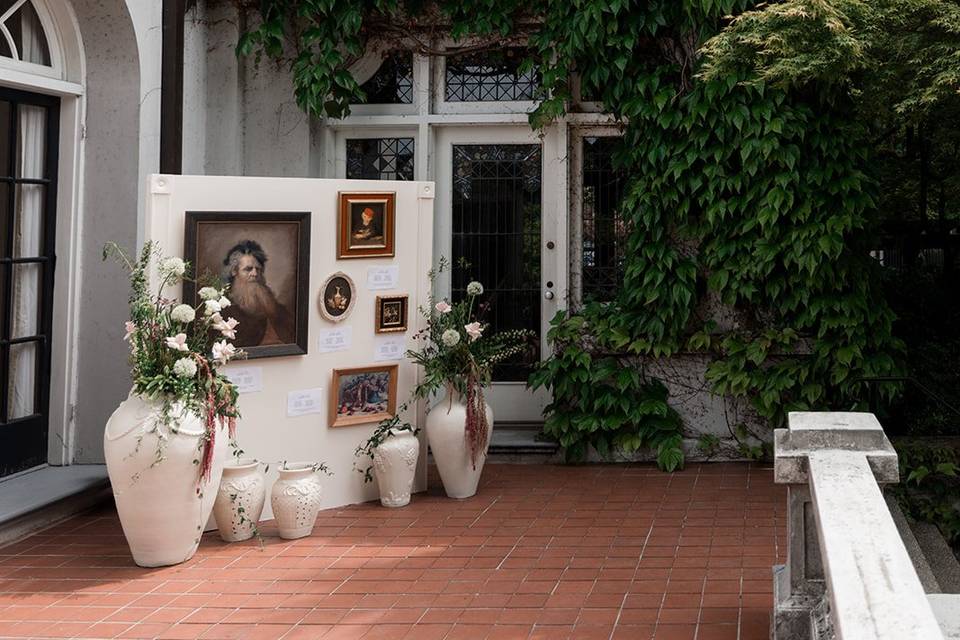 Art gallery seating chart