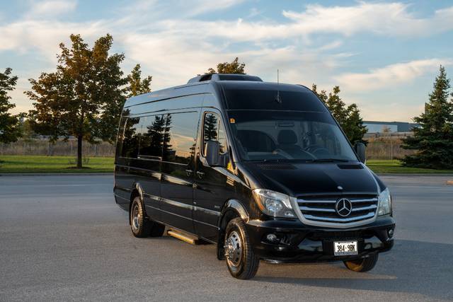 12/14 Passenger Party Bus
