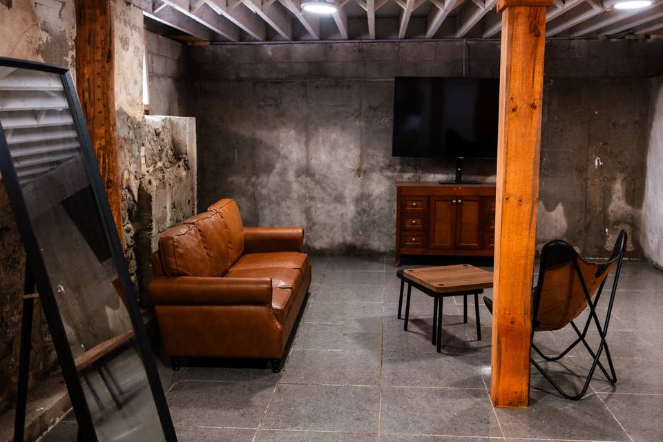 Groom's suite view 1