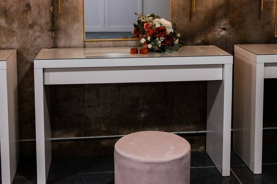 Bride suite vanity