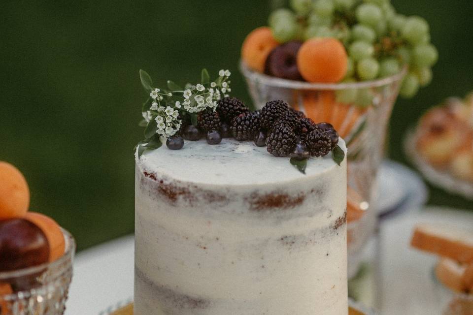 Naked cake