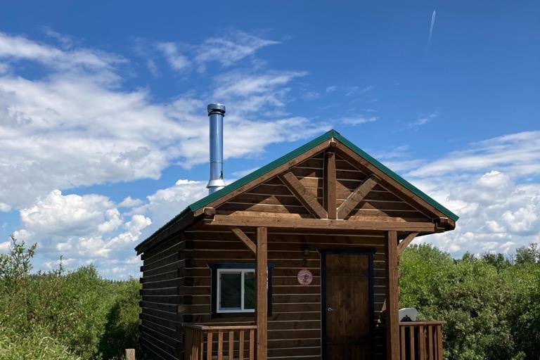 Guest cabin