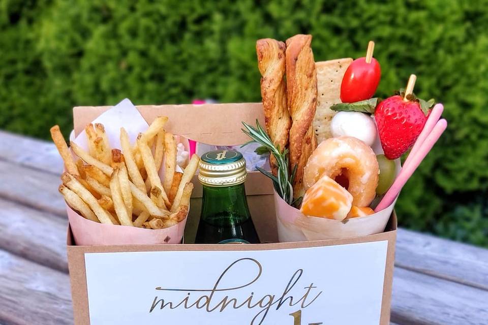 PERSONALIZED KRAFT CARDBOARD SNACK CADDY - MIDNIGHT SNACK – AyaZay Wedding  Shoppe