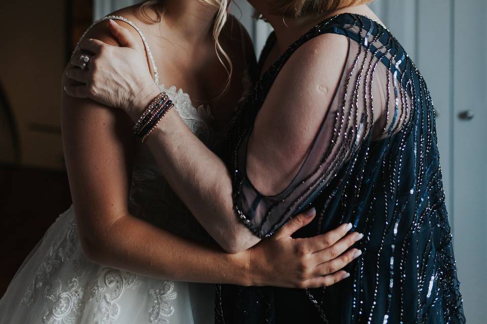 Bride + mom