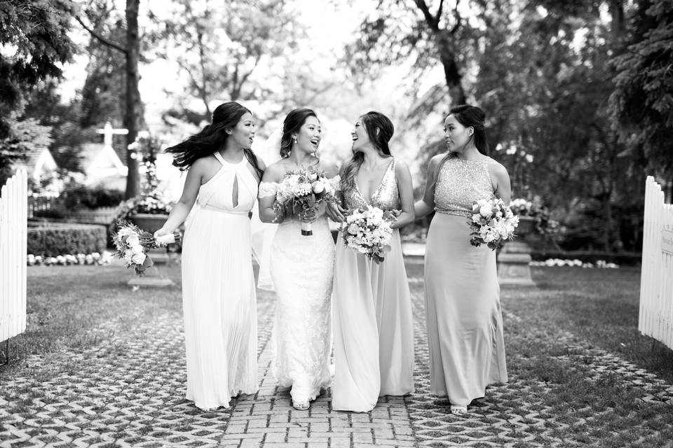 Bridal Party Candid