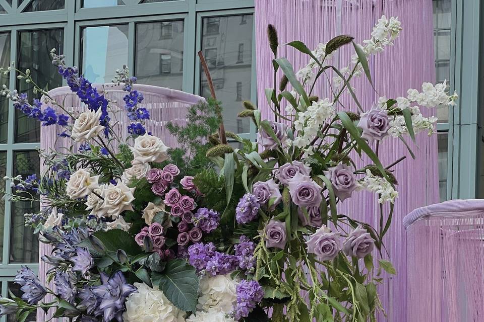 Beautiful floral ceremony