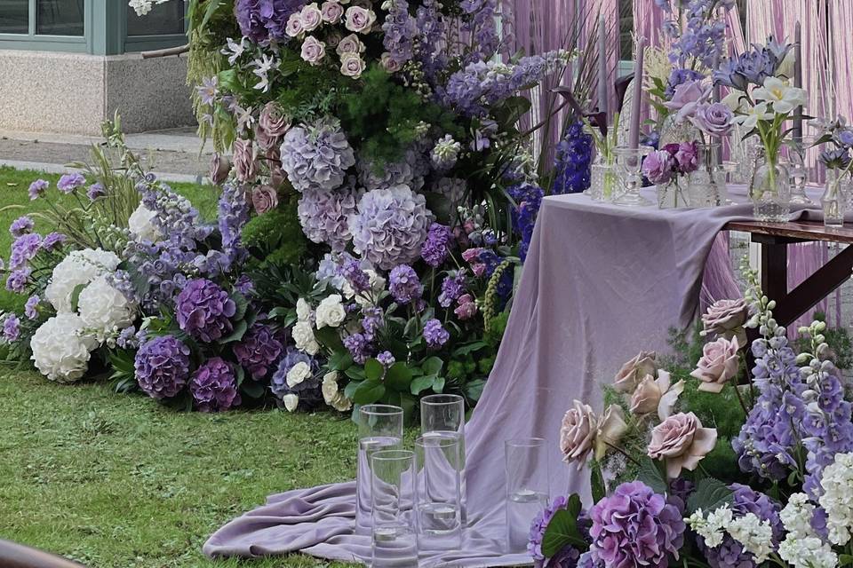 Beautiful floral ceremony