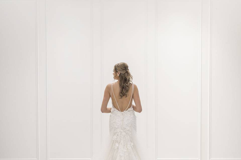 Backless wedding gown