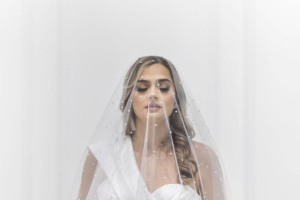 Pearl drop veil