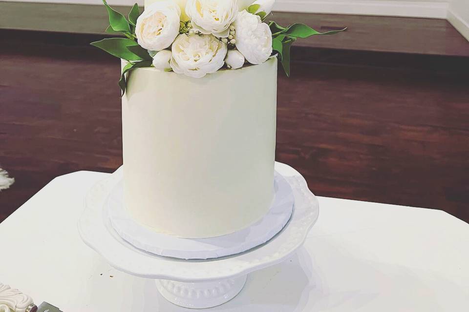 White peony wedding cake