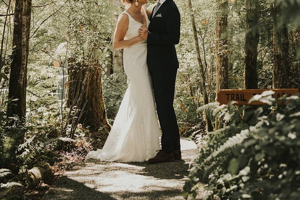 Cabin Walkway July Wedding