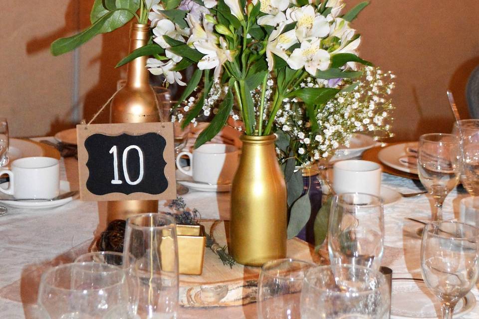 Center Piece - Rustic Style