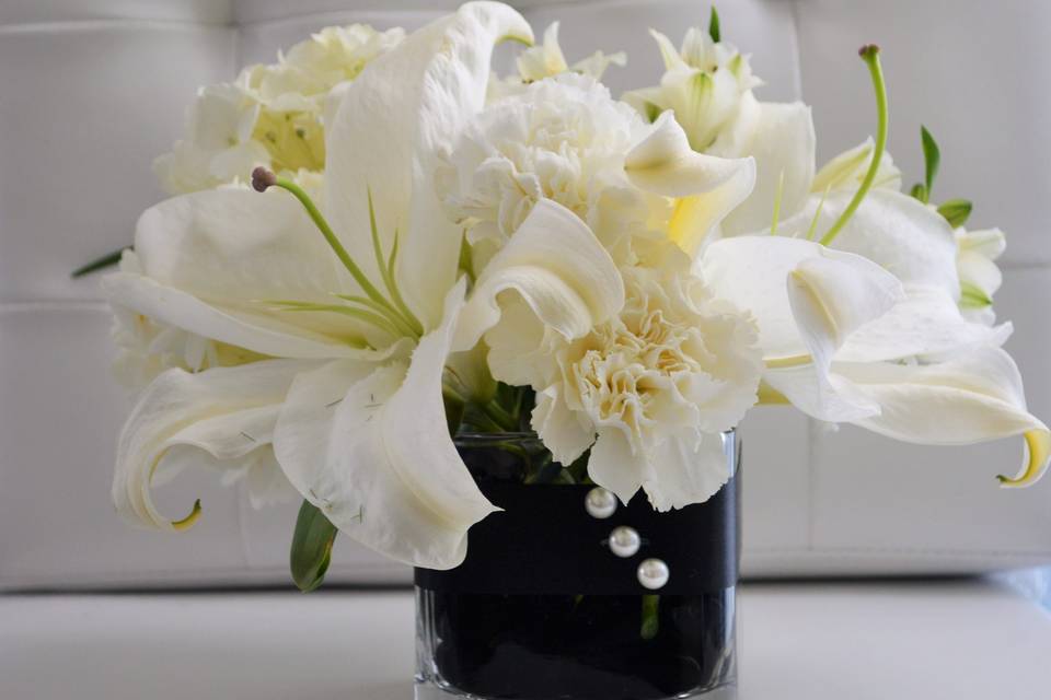 Lilies & Carnations -  Short