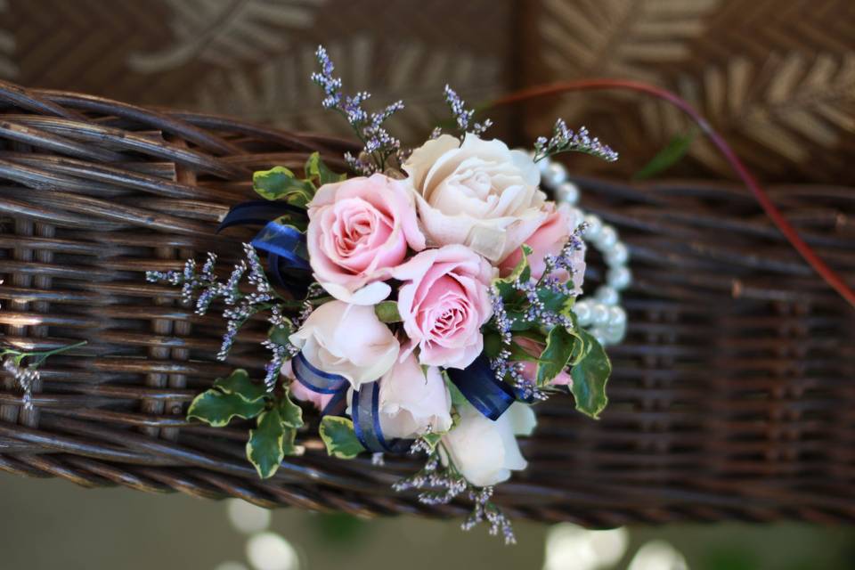 Wrist corsage