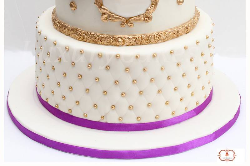 Pineapple Queen Pull Me Up Cake | Winni.in