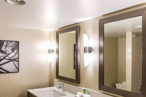 Holiday Inn Express Vancouver-Metrotown (Burnaby)