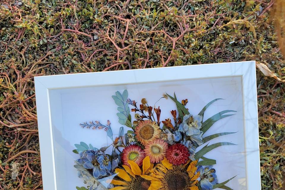 Frame your wedding bouquet